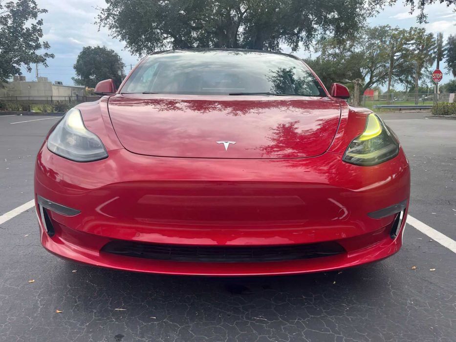 Tesla Model 3 Long Range      2022