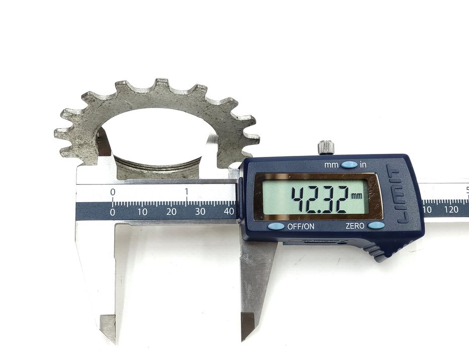 NOWA Zębatka nakręcana 17 zębów 42,3 mm PRL