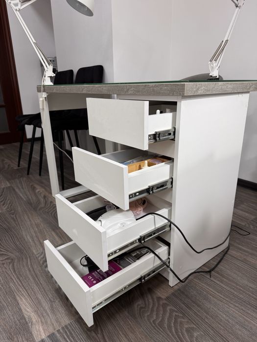 Продам два столи