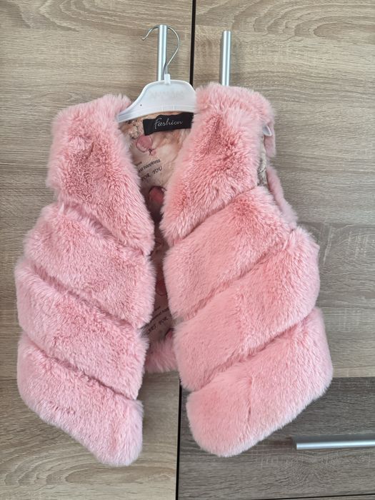 Жилетка зі штучного хутра для дівчинки