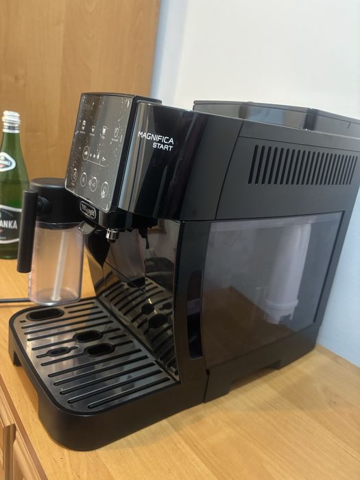 Ekspres DELONGHI Magnifica Start ECAM 220.60.B