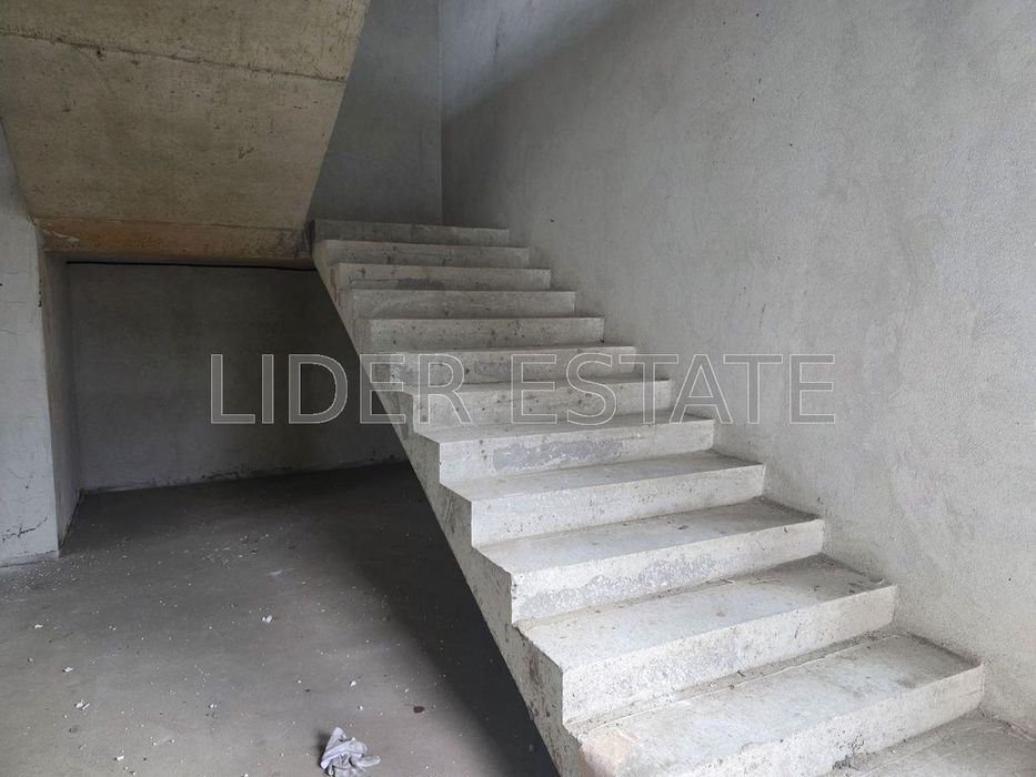 Центр|Оренда комерційного приміщення|фасад| Ужгород|