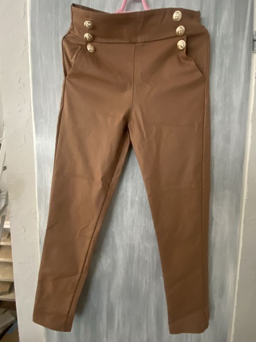 Woski rurki złote guziki spodnie brązowe toffi m l