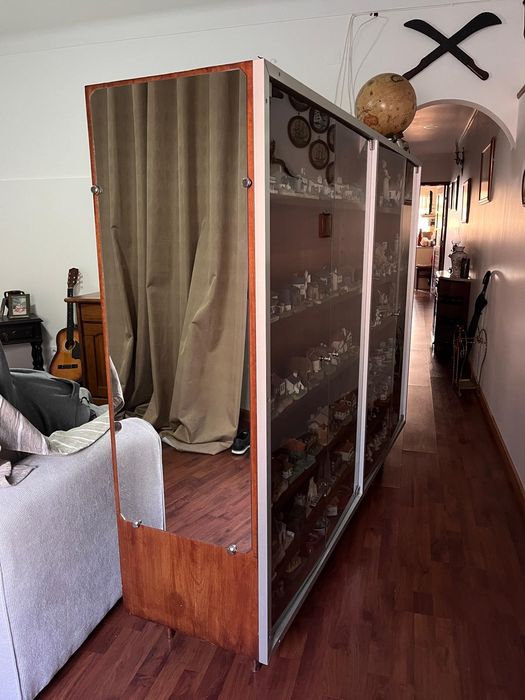 Móvel expositor antigo