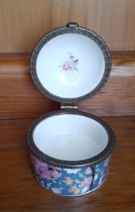 Caixas em porcelana