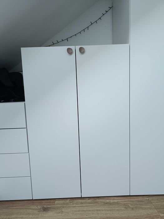 Szafa z drążkiem wisząca na ubrania niska 120 cm ikea smastad platsaa