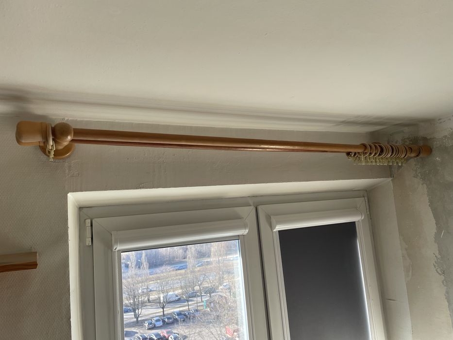 Karnisz kpl karnisze 1- 415 cm  2- 140 cm drewniane