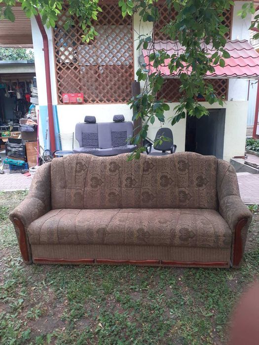 Продам розкладний двоспальний диван