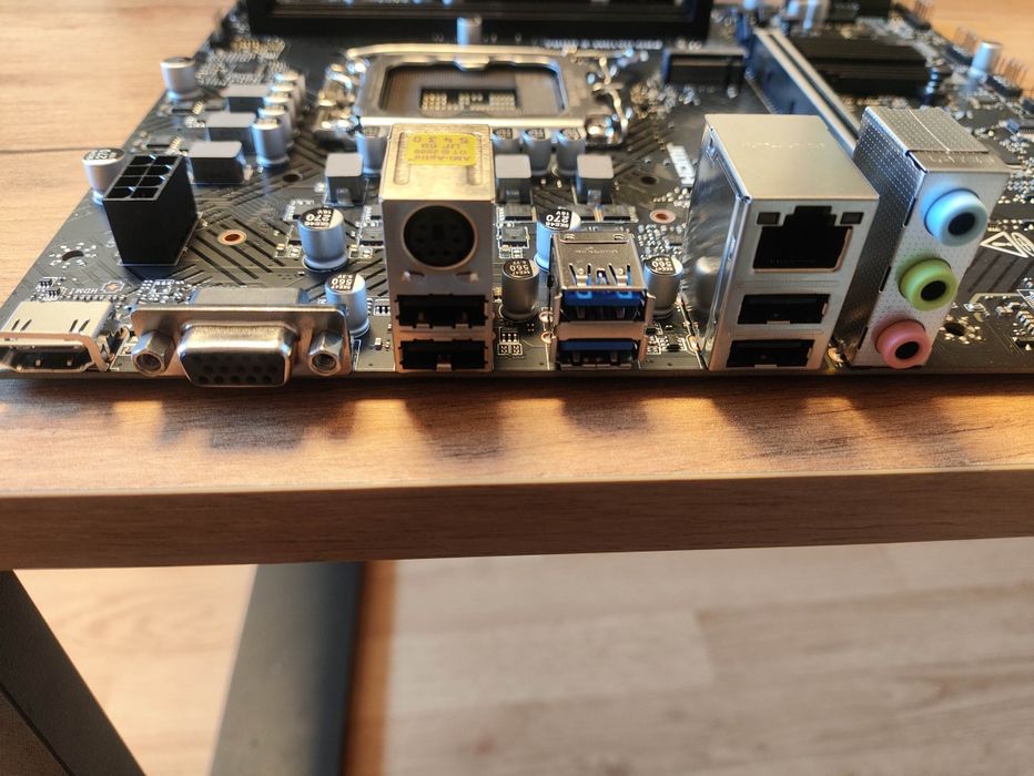 msi pro h610m-e ddr4 lga1700 po zwrocie komplet gwarancja 1 m-c