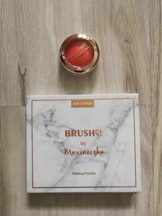 Brush Up! By Maxineczka paleta do makijażu + elastyczny róż do policzków