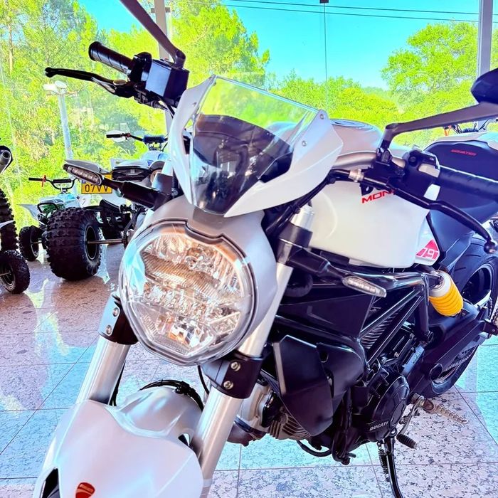 Ducati Monster 797 Plus