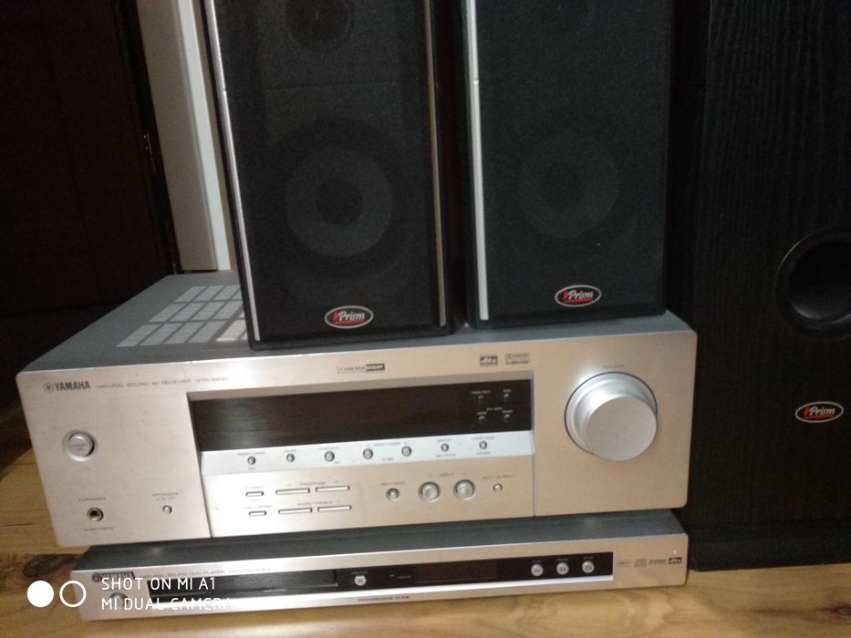 Kino domowe YAMAHA wraz z głośnikami