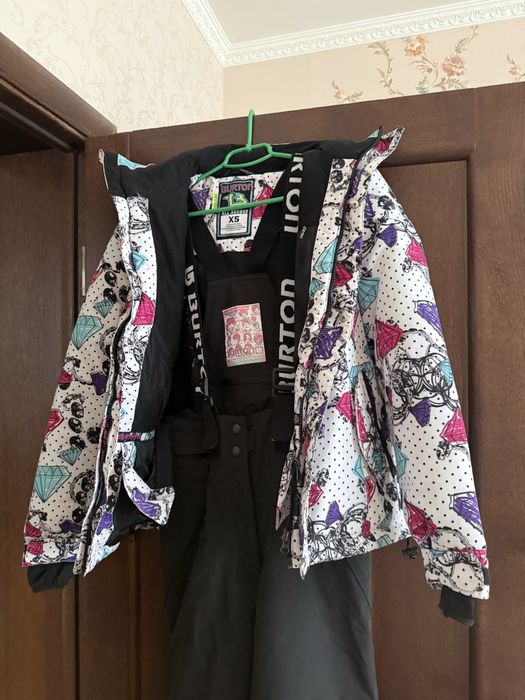 Жіночий лижний костюм