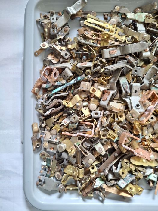 Styki odzysk srebra  2,7 kg złom komputerowy