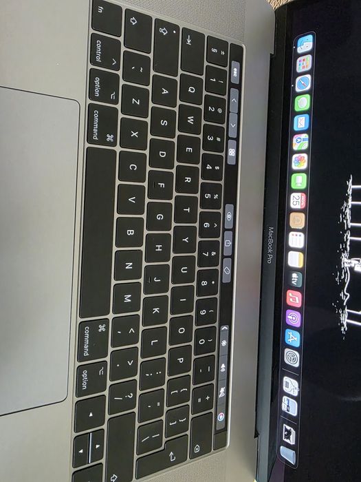 Apple MacBook Pro 15  A1707. 2016
