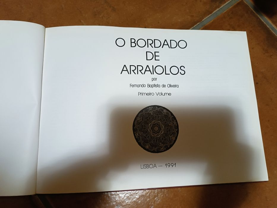 Livro O Bordado de arraiolos