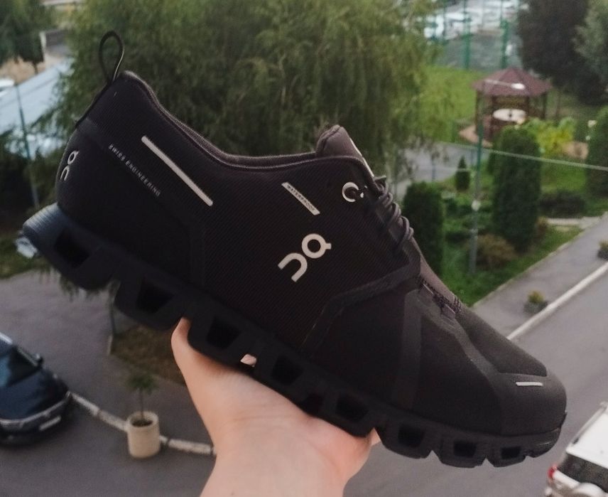 Кросівки трекінгові On Running Cloud 5 Waterproof;