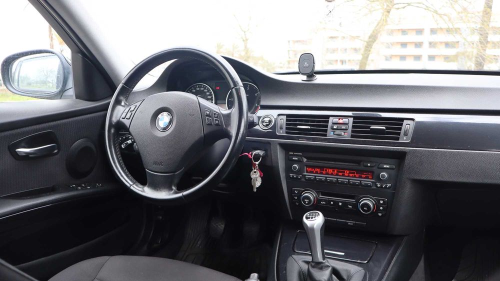 BMW 318D Touring E91 LCI 143 cv