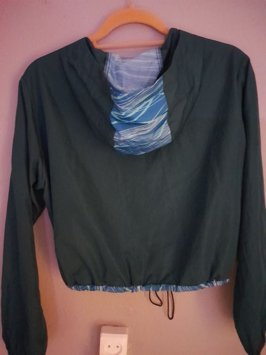 Bluza z kapturem krótka