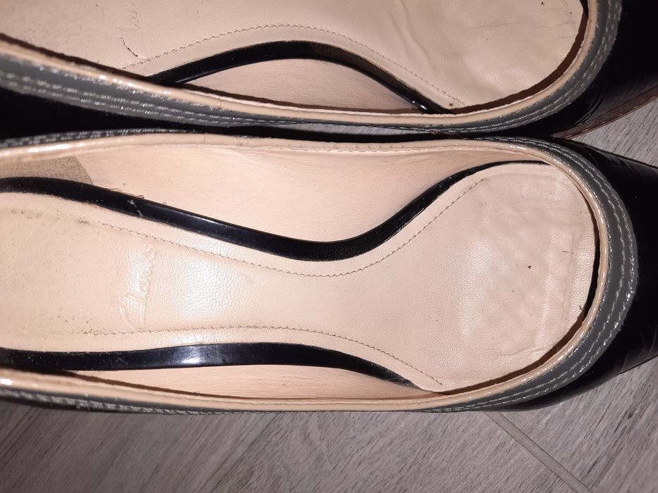 Туфлі Clarks шкіряні босоніжки черевики 6.5