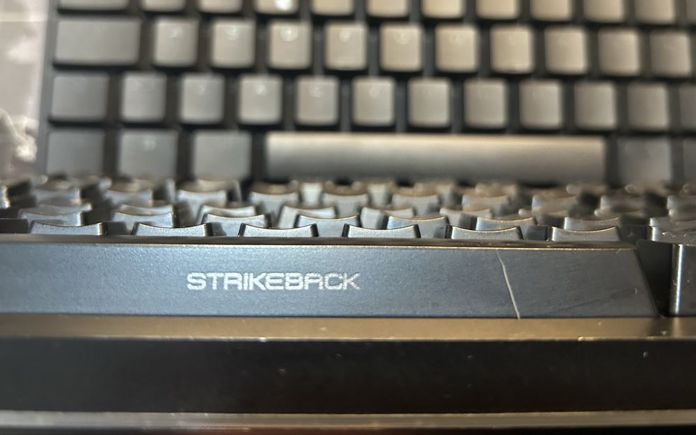 Ozone StrikeBack Teclado Mecânico Gaming RGB Kailh Red