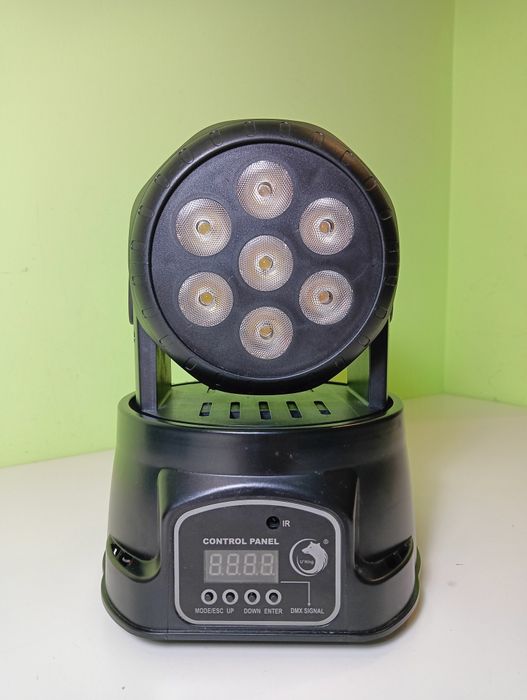 Głowa ruchoma UKING Wash 7x10w RGBW