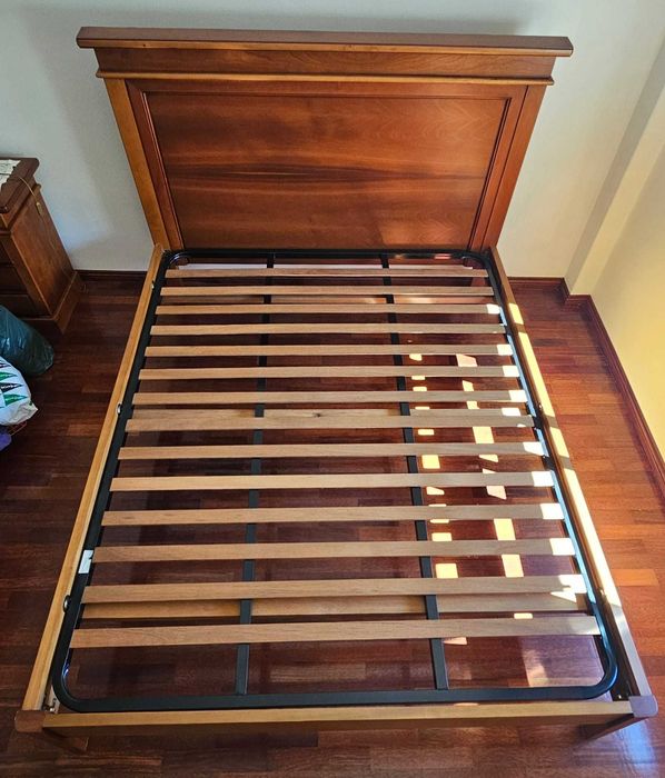 Cama em Cerejeira (Linhas Direitas)