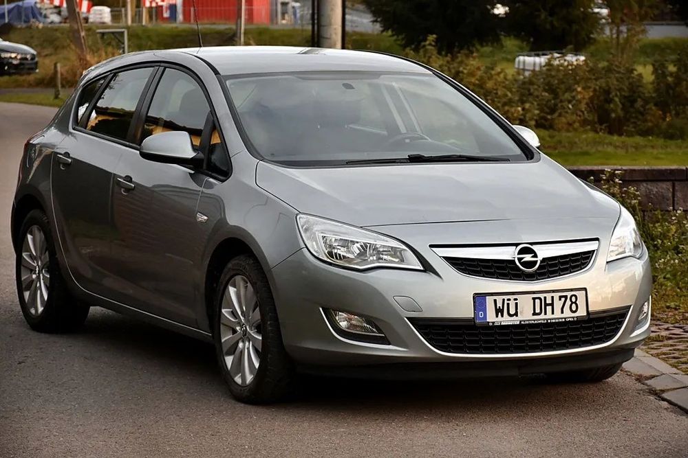 Opel Astra 1.6 TURBO 180 KM BENZYNA / Super Stan / Z Niemiec / WARTO!