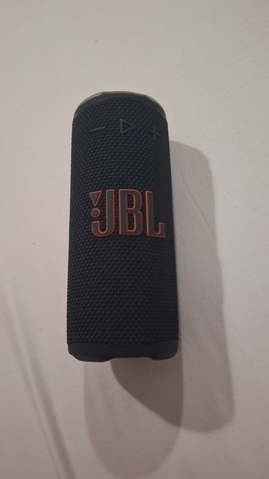Coluna Bluetooth JBL Grip (Como Nova) – À Prova de Água e Impactos
.
