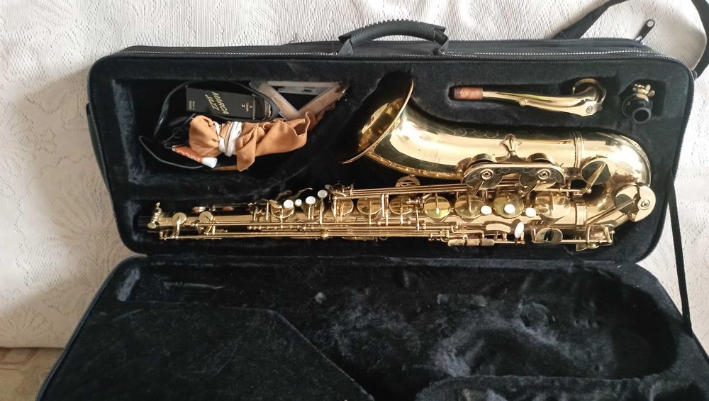 Саксофон тенор Roy Benson ts 302