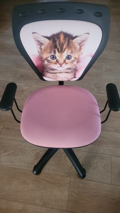 Krzesło Ministyle kotek w kocu