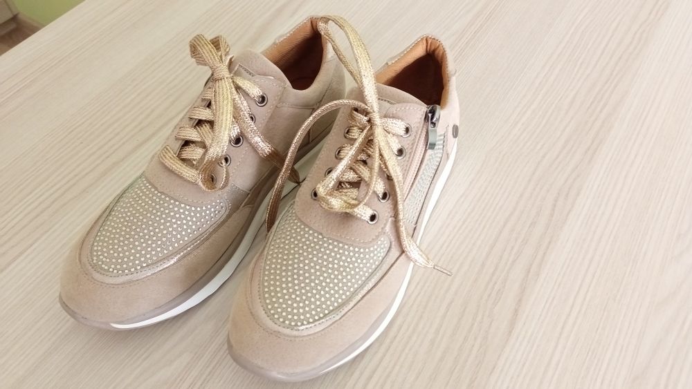 Buty sportowe, adidasy rozm. 39, beżowe, złote, kryształki, lekkie