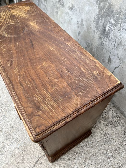 Cómoda antiga em madeira – para restauro