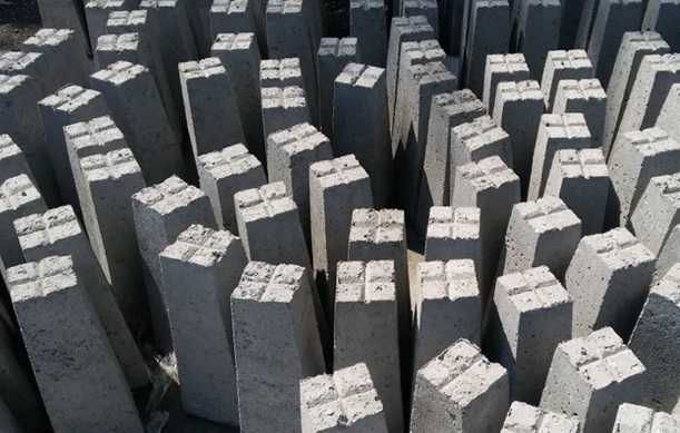 Słupki betonowe graniczne