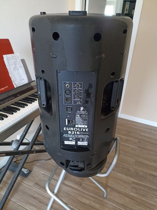 Colunas (2) Activa Behringer Eurolive B212D 550w