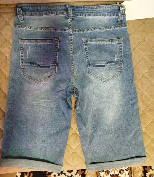 Продам шорти нові