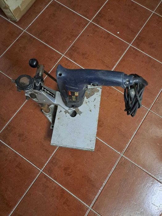 Berbequim bosch com coluna