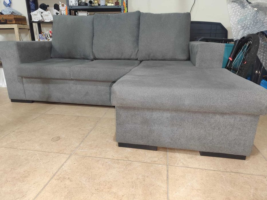 Sofá com chaise long