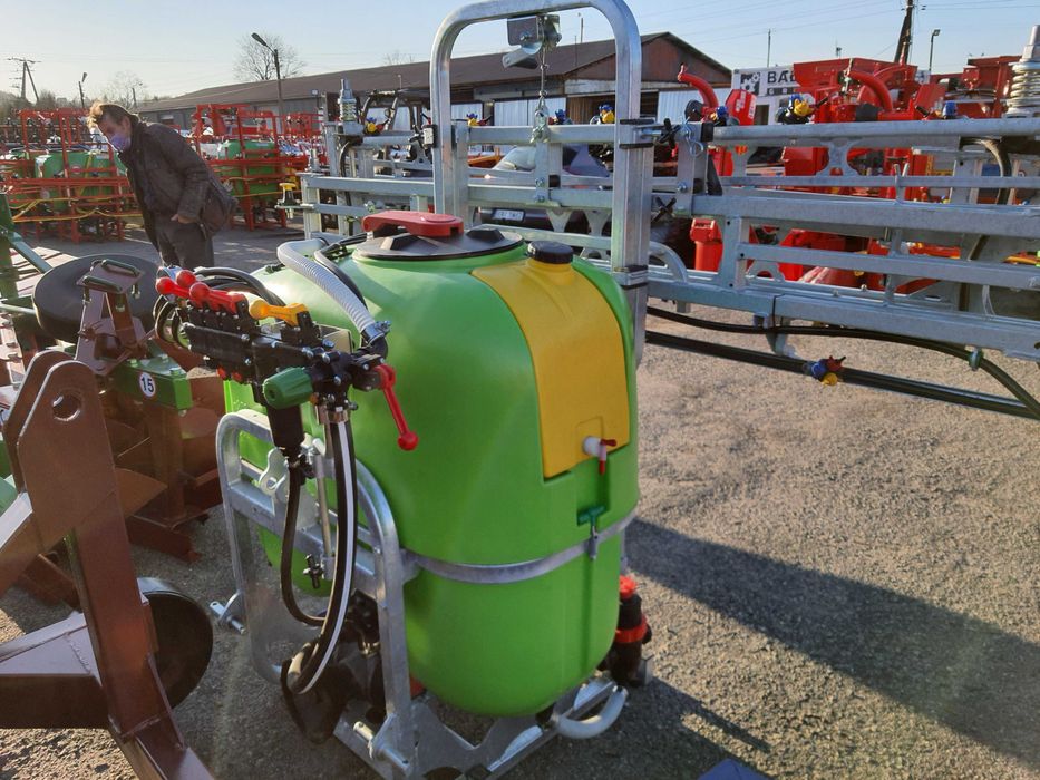 Opryskiwacz firmy Tolmet typ KLARA  400L/12m