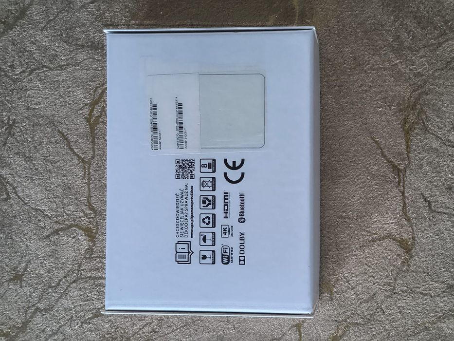 Witam sprzedam decoder UPC  TV 4K BOX