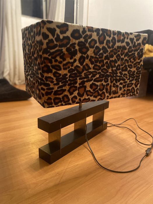 Candeeiro padrão tigresa