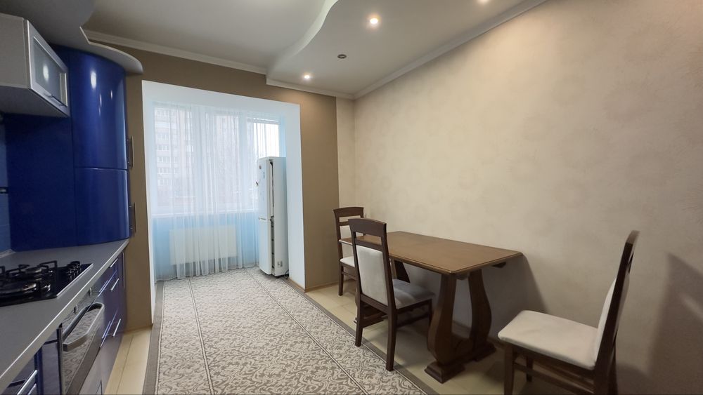 Продаж 3к . Виставка.  ( рауш) . 86000у.о