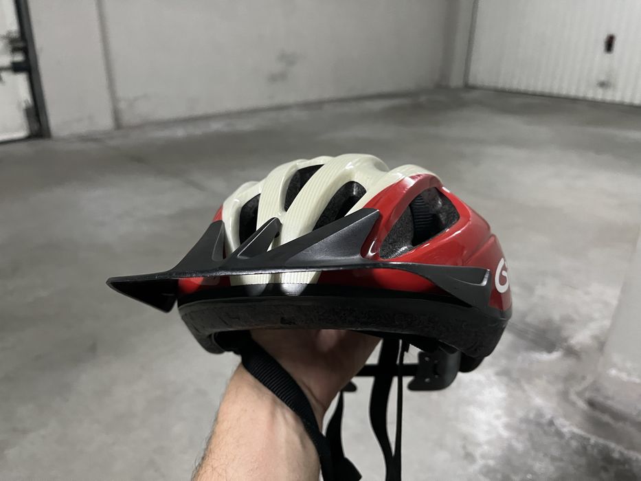 Capacete bicicleta marca Giro