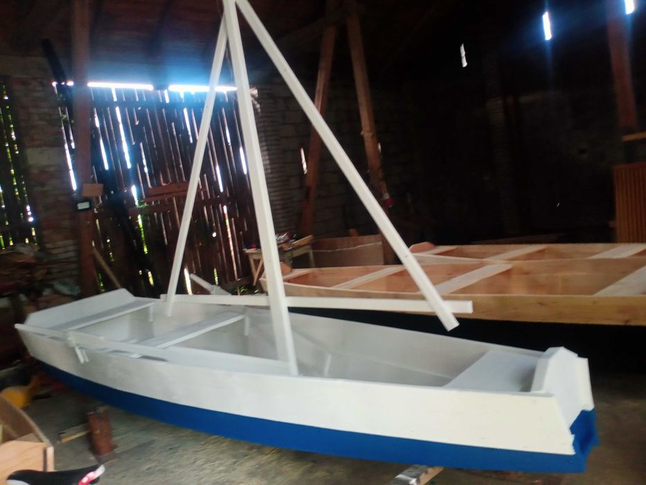 Łódka wędkarska drewniana sosnowa