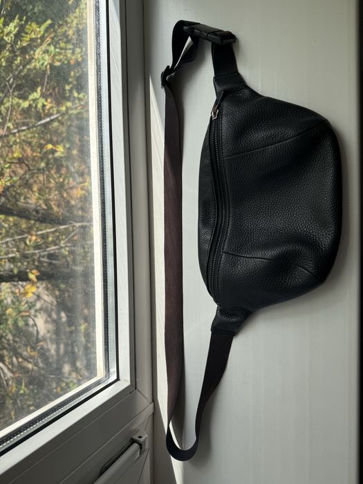 Продам кожанную бананку Vif