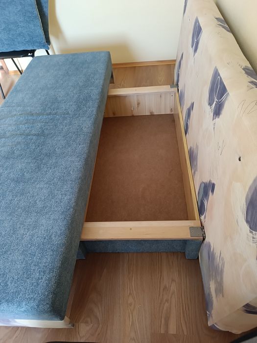 Продам диван в гарному стані.
