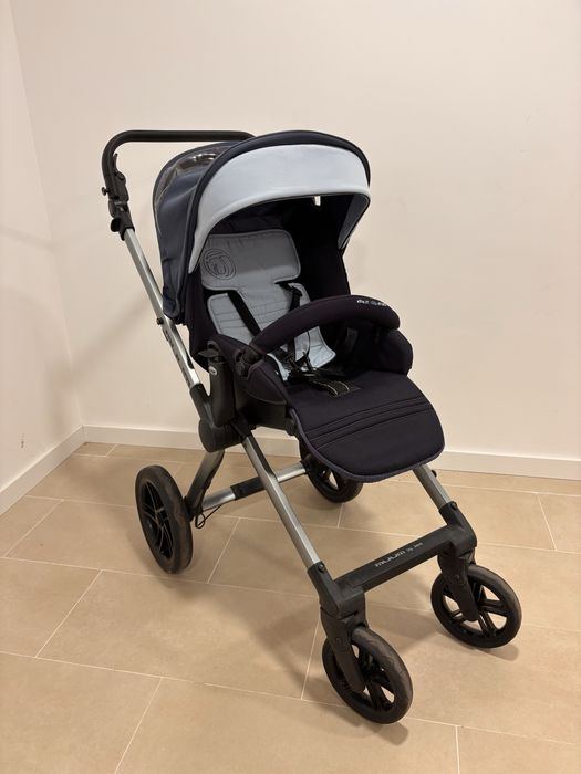 Carrinho Bébé + alcofa/ovo (Jané Muum + matrix light 2)