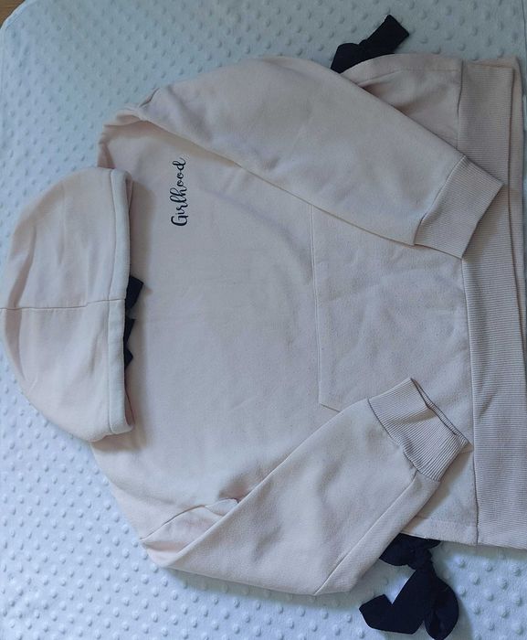 Cropp różowa bluza z czarnymi wstążkami