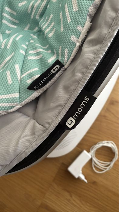 Espreguiçadeira elétrica Mamaroo 4moms 5.0 com redutor