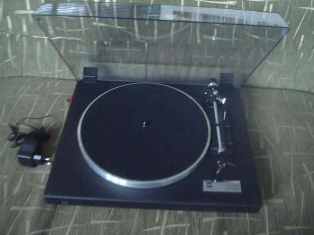 Продам проигрыватель винила Dual